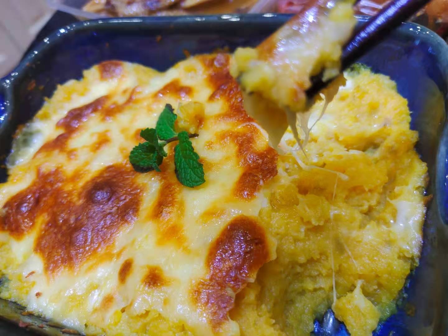 火遍全網(wǎng)的奶香芝士紅薯的做法-甜味烤菜譜