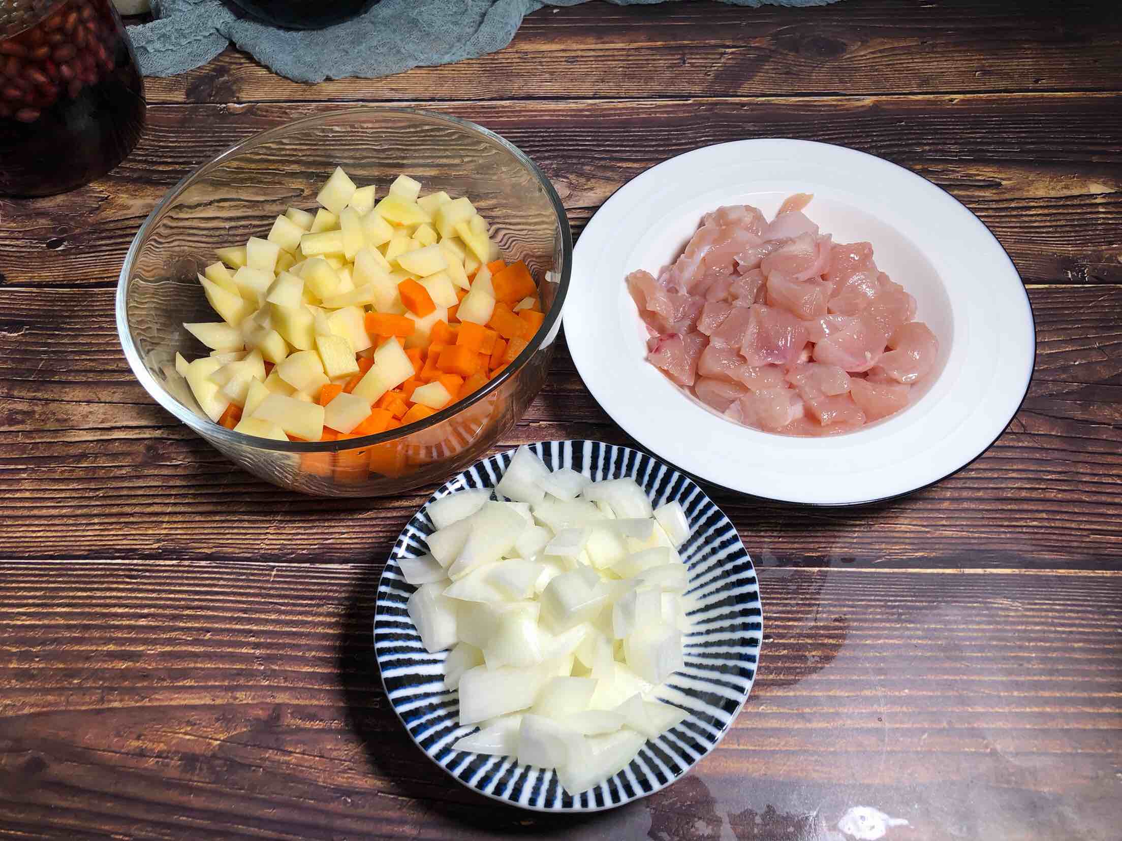 好吃又下飯的咖喱雞丁的做法-咖喱味炒菜譜