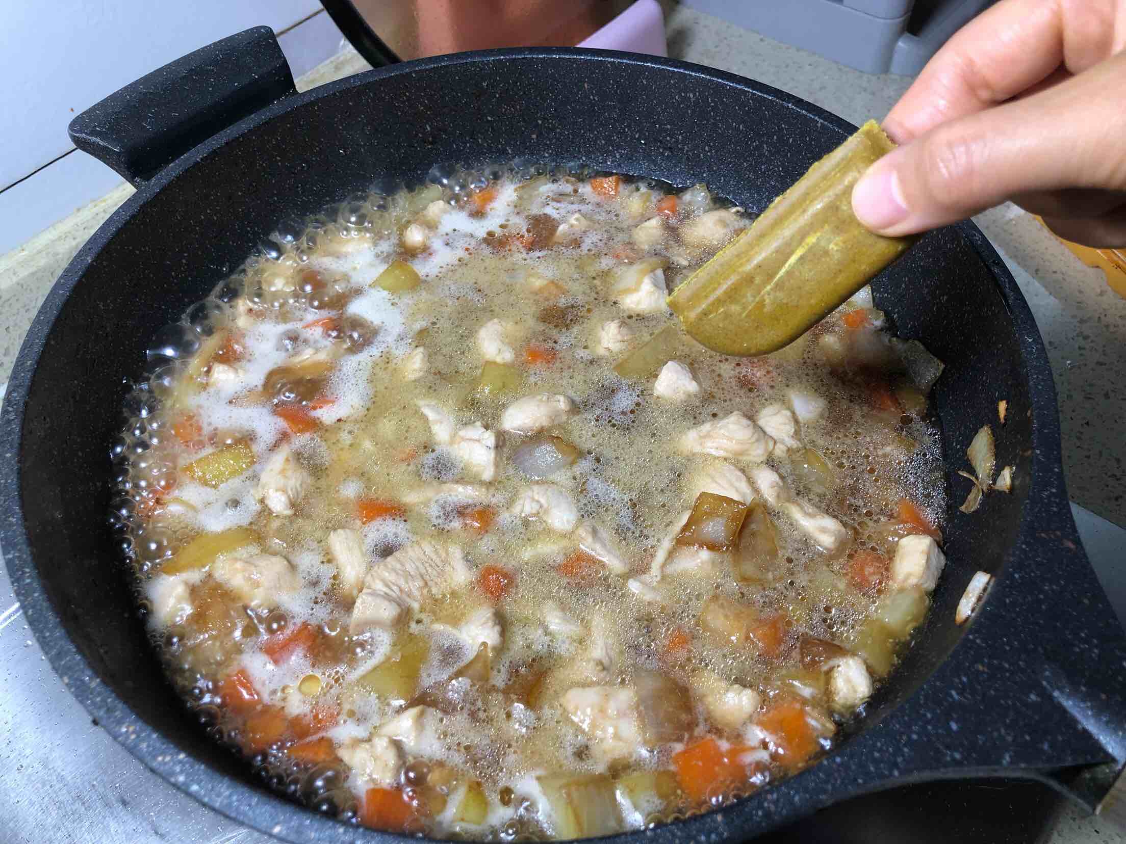 好吃又下飯的咖喱雞丁的做法-咖喱味炒菜譜