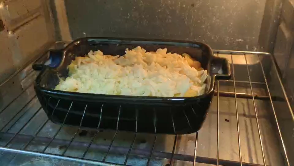 火遍全網(wǎng)的奶香芝士紅薯的做法-甜味烤菜譜