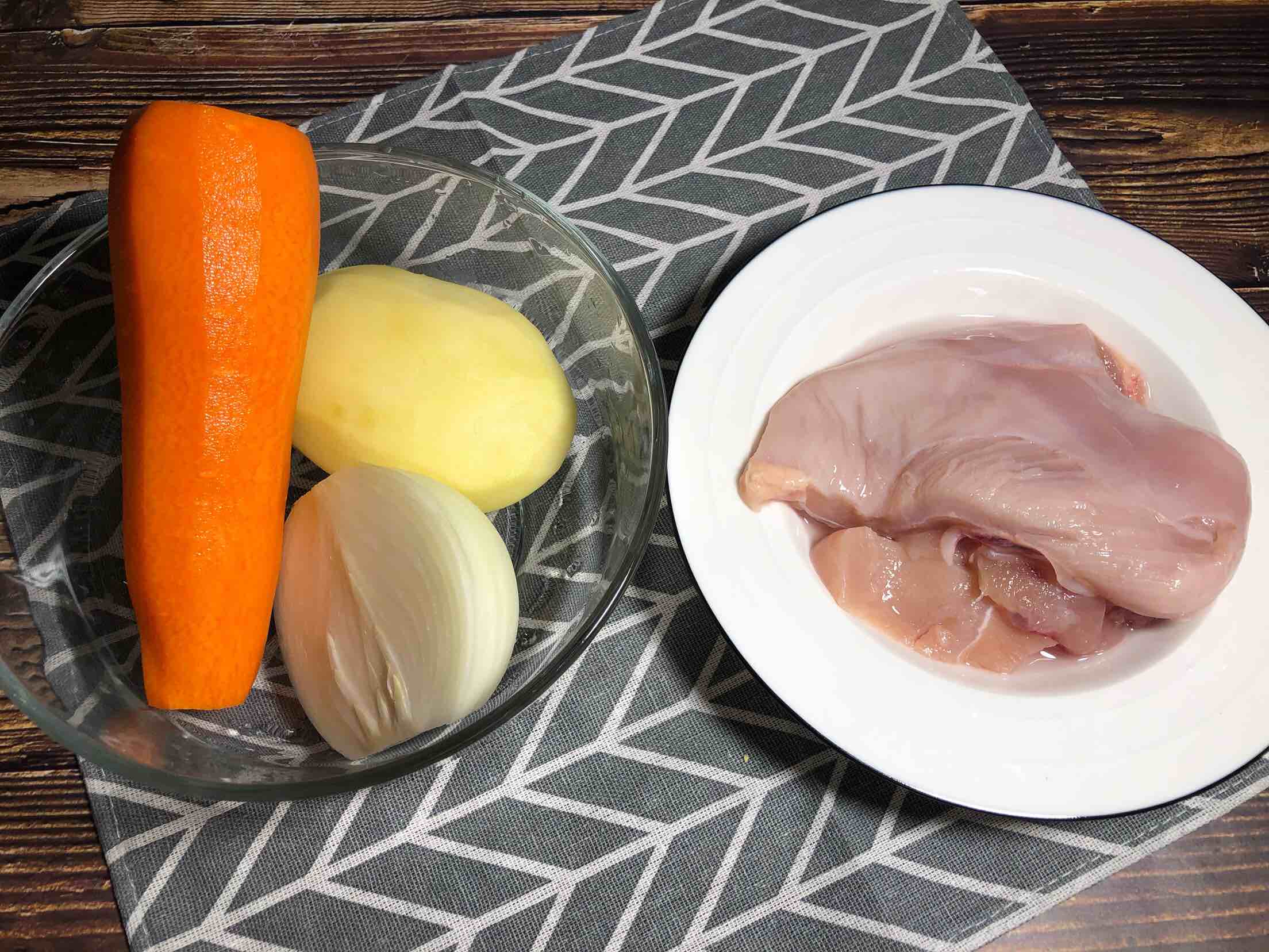 好吃又下飯的咖喱雞丁的做法-咖喱味炒菜譜