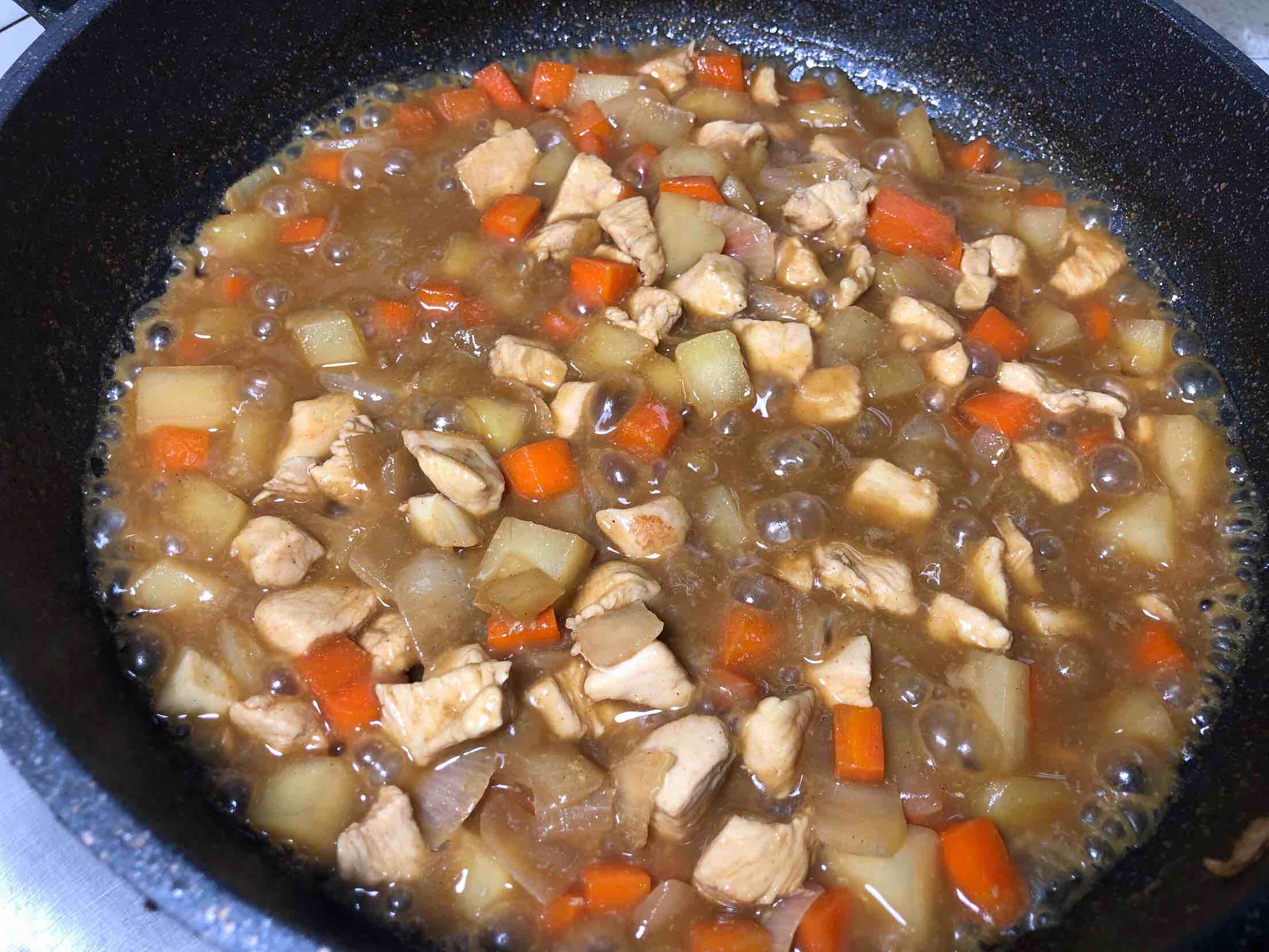 好吃又下飯的咖喱雞丁的做法-咖喱味炒菜譜