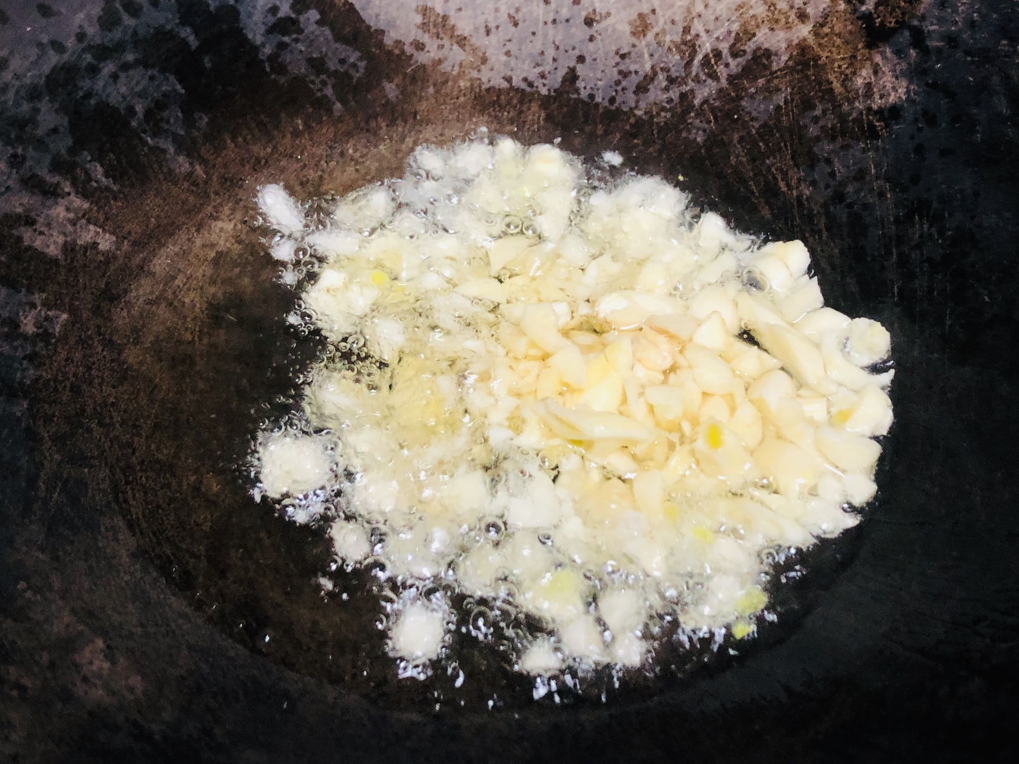 蒜泥茼蒿的做法-家常味炒菜譜-易網健康養生網 蒜泥茼蒿的做法-家常味炒菜譜