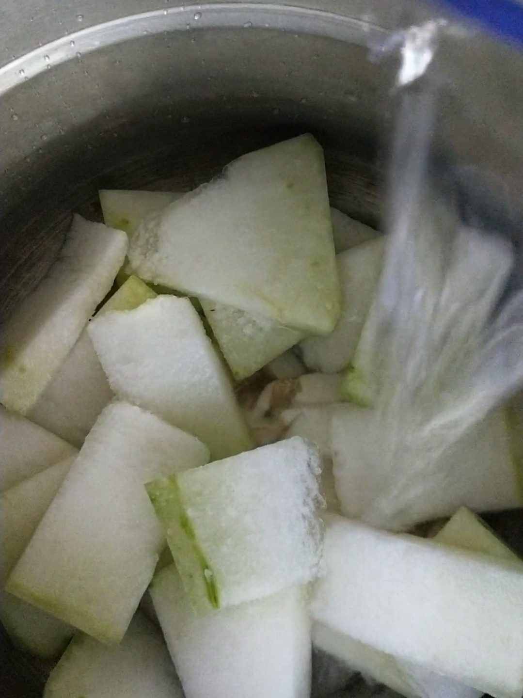 咸肉燉冬瓜的做法-咸鮮味燉菜譜-易網健康養生網 咸肉燉冬瓜的做法-咸鮮味燉菜譜