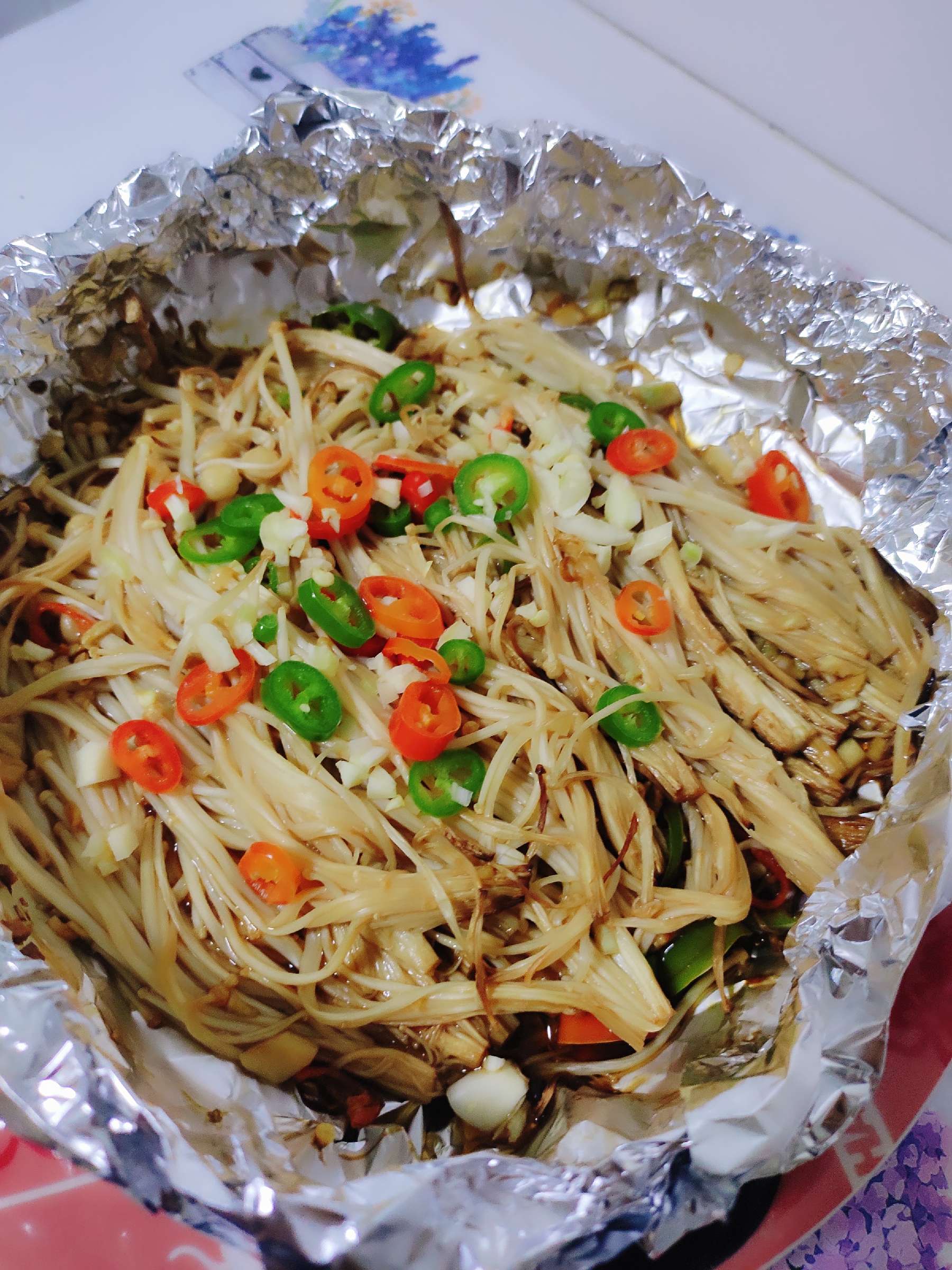 不放鹽的錫紙金針菇的做法-酸辣味燒菜譜