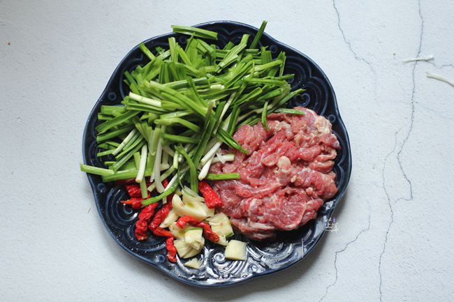 金湯水煮牛肉的做法-酸辣味炒菜譜
