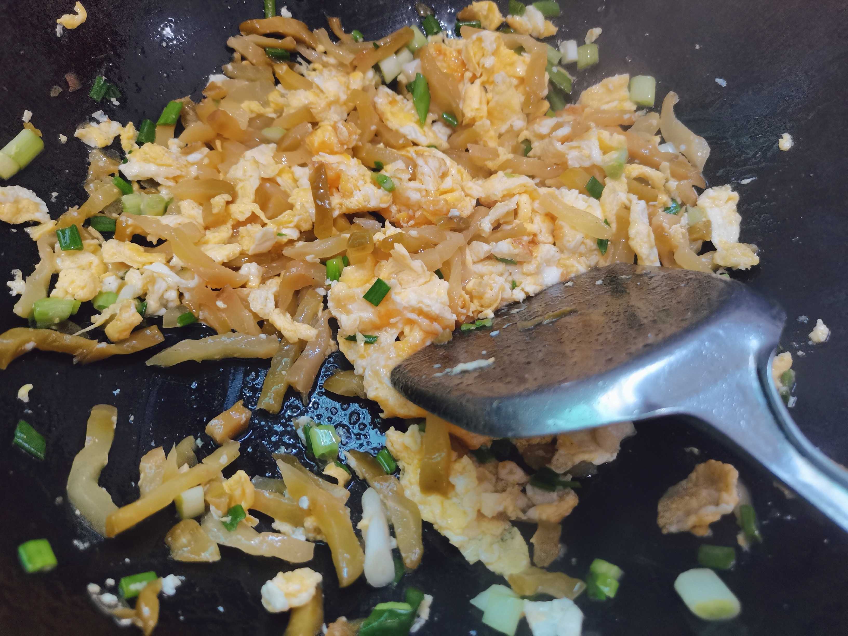 視頻版“榨菜炒雞蛋”的做法-家常味炒菜譜