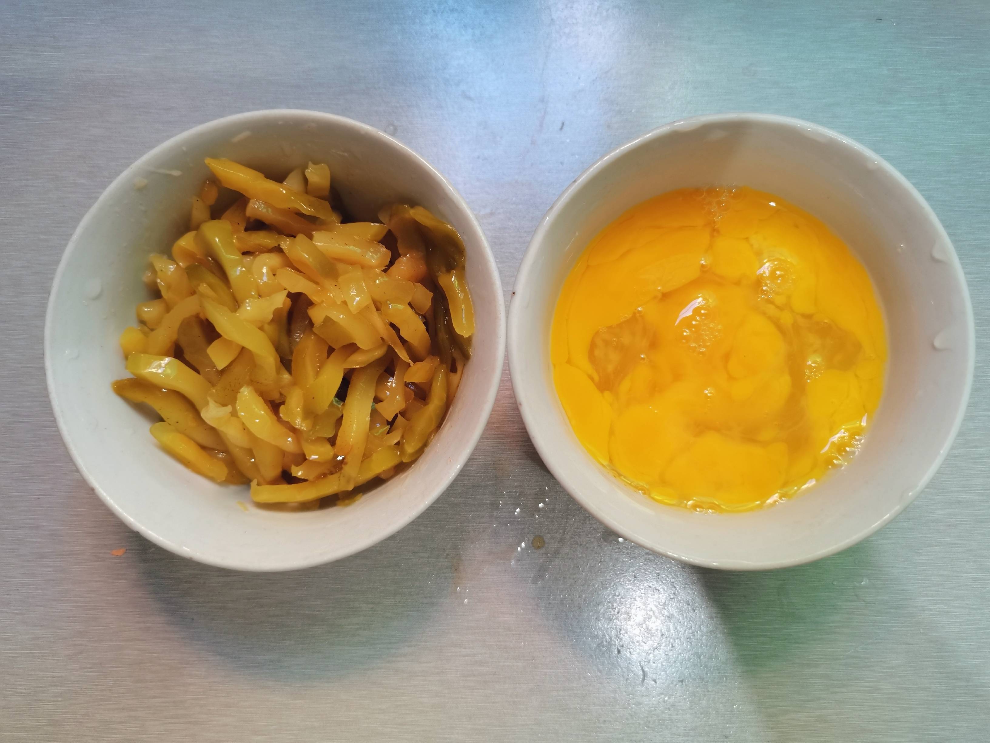 視頻版“榨菜炒雞蛋”的做法-家常味炒菜譜