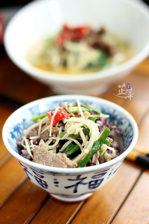 金湯水煮牛肉的做法-酸辣味炒菜譜