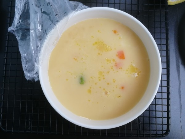 毛豆胡蘿卜蝦仁水蒸蛋的做法-咸鮮味蒸菜譜