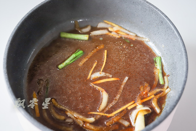 清蒸小鯧魚的做法-家常味蒸菜譜-易網健康養生網 清蒸小鯧魚的做法-家常味蒸菜譜