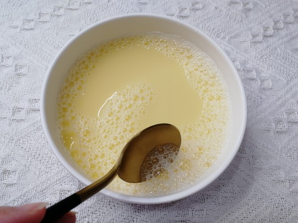 毛豆胡蘿卜蝦仁水蒸蛋的做法-咸鮮味蒸菜譜