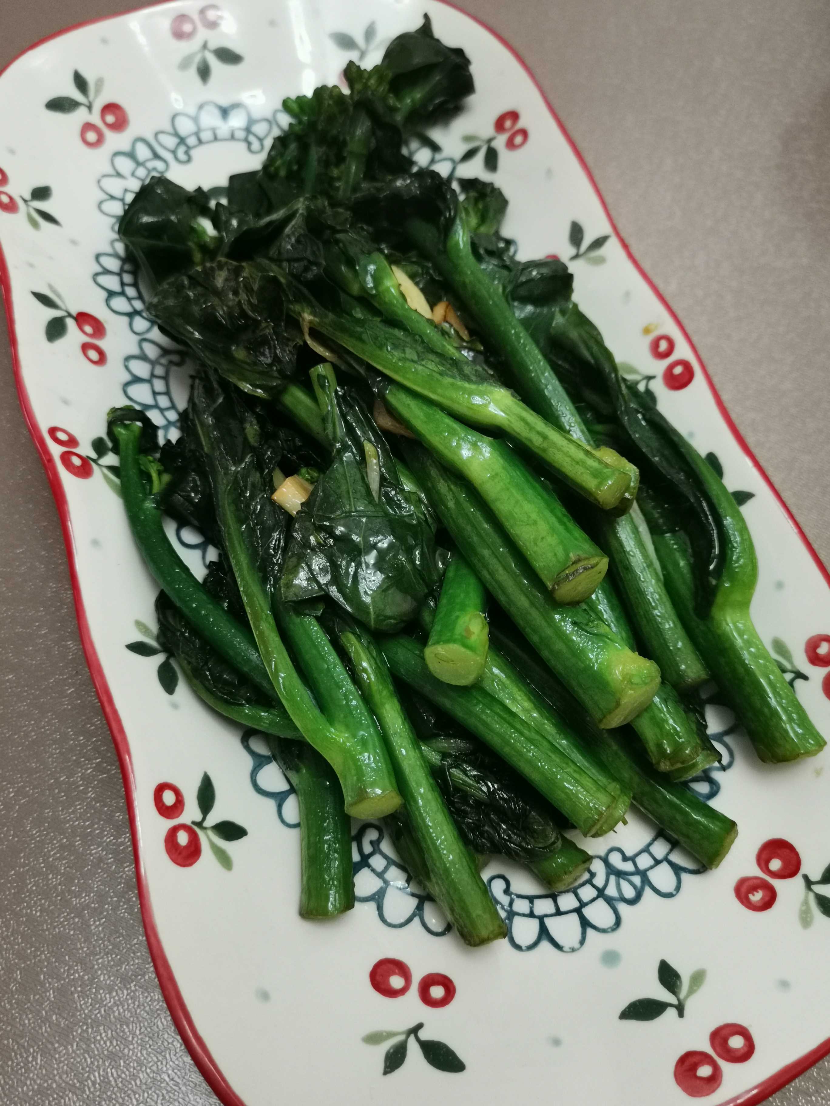 大蒜炒芥蘭的做法-家常味炒菜譜