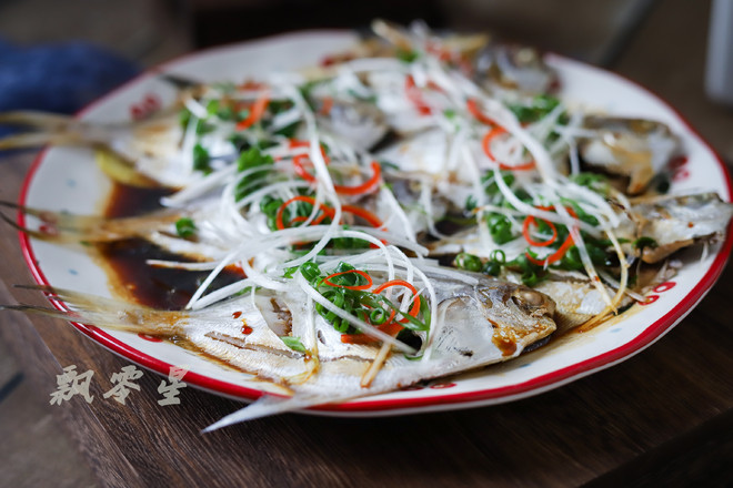 清蒸小鯧魚的做法-家常味蒸菜譜-易網健康養生網 清蒸小鯧魚的做法-家常味蒸菜譜