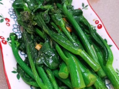 大蒜炒芥蘭的做法-家常味炒菜譜