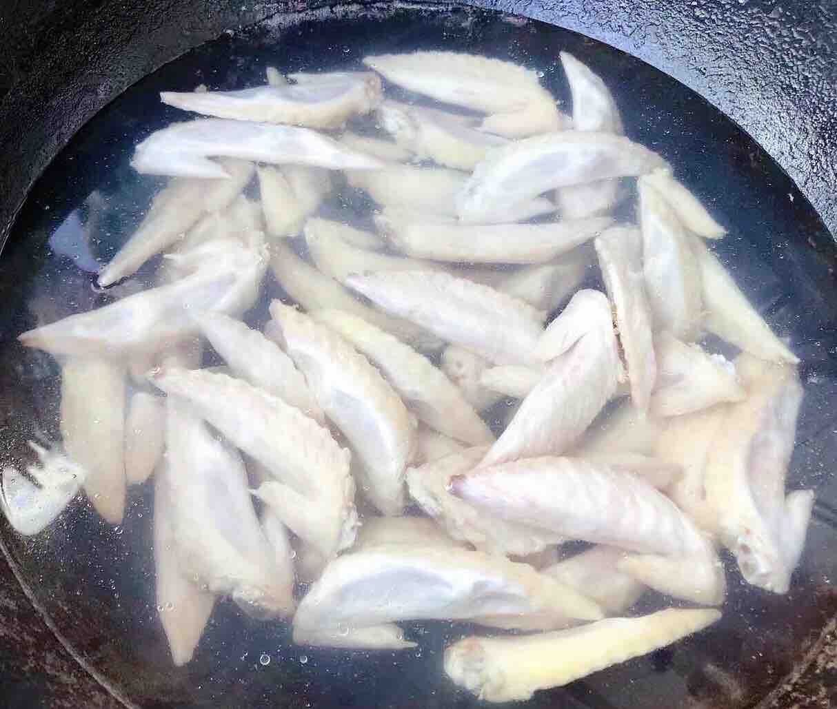 香辣雞翅尖的做法-香辣味燉菜譜