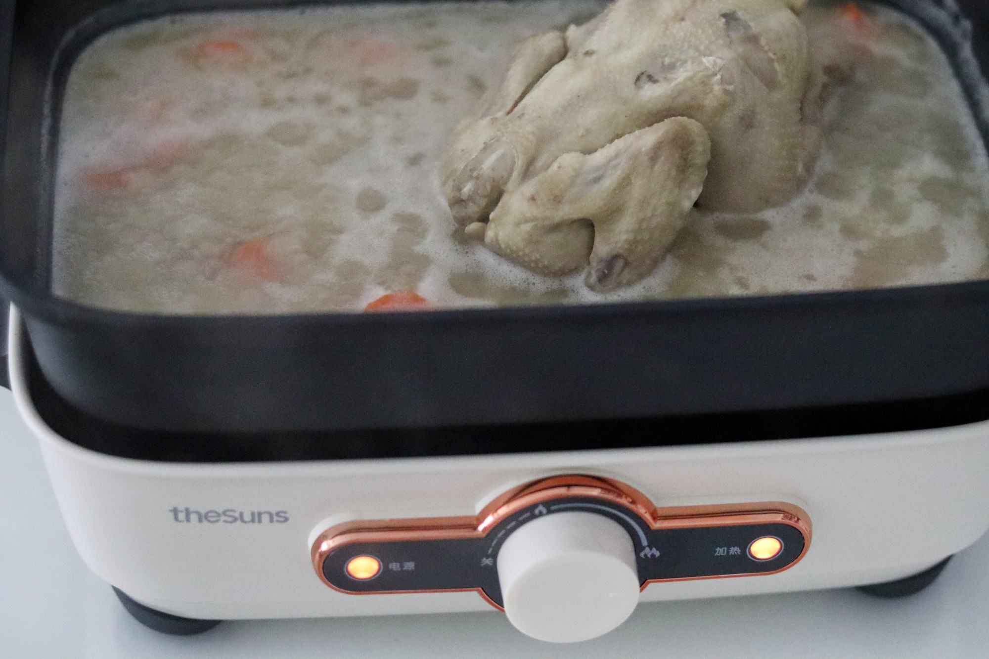 鮮掉眉毛的雞湯粉條的做法-咸鮮味煮菜譜