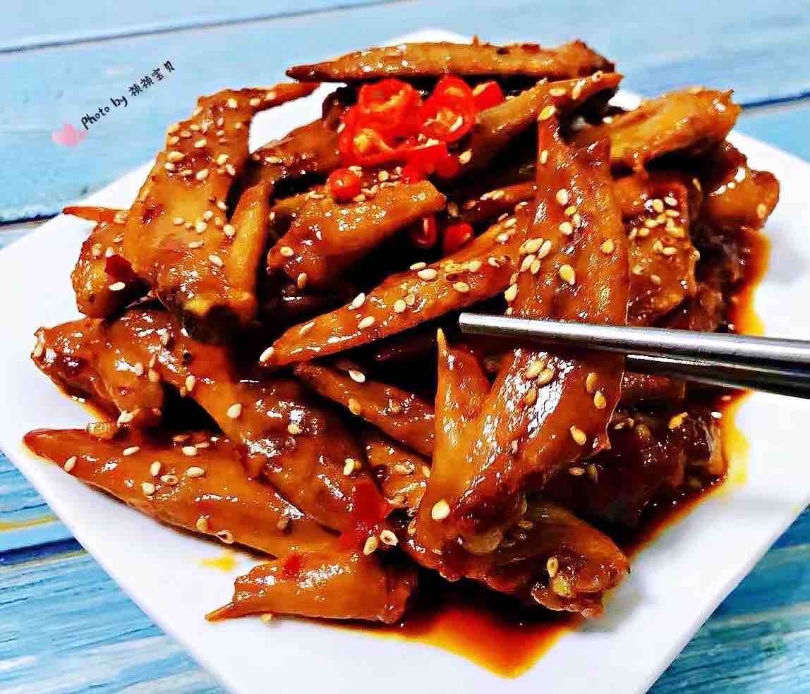香辣雞翅尖的做法-香辣味燉菜譜