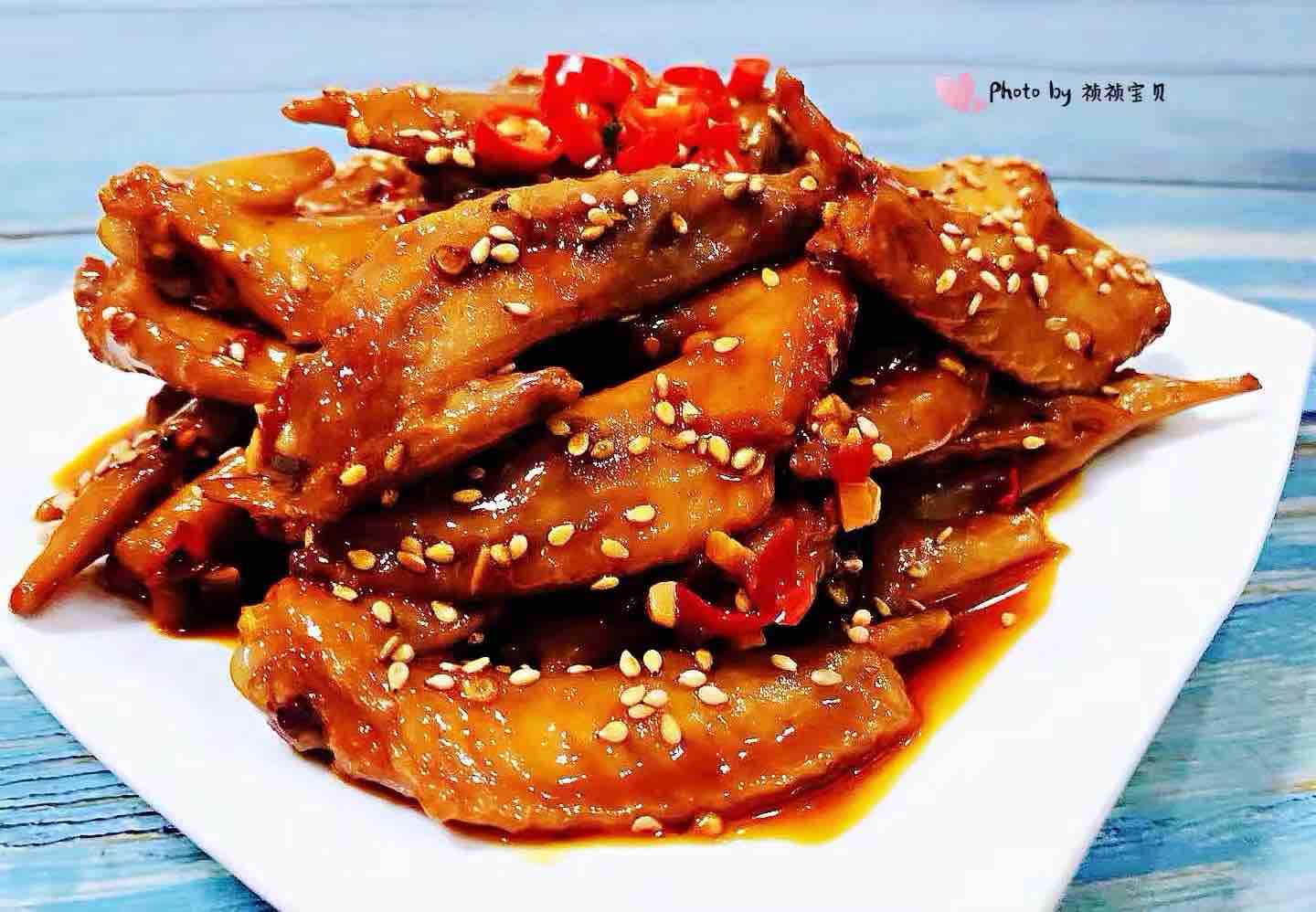 香辣雞翅尖的做法-香辣味燉菜譜