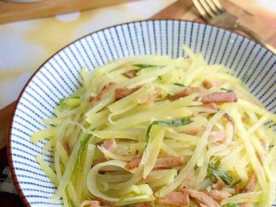 午餐肉炒土豆絲的作法-家常味炒菜譜