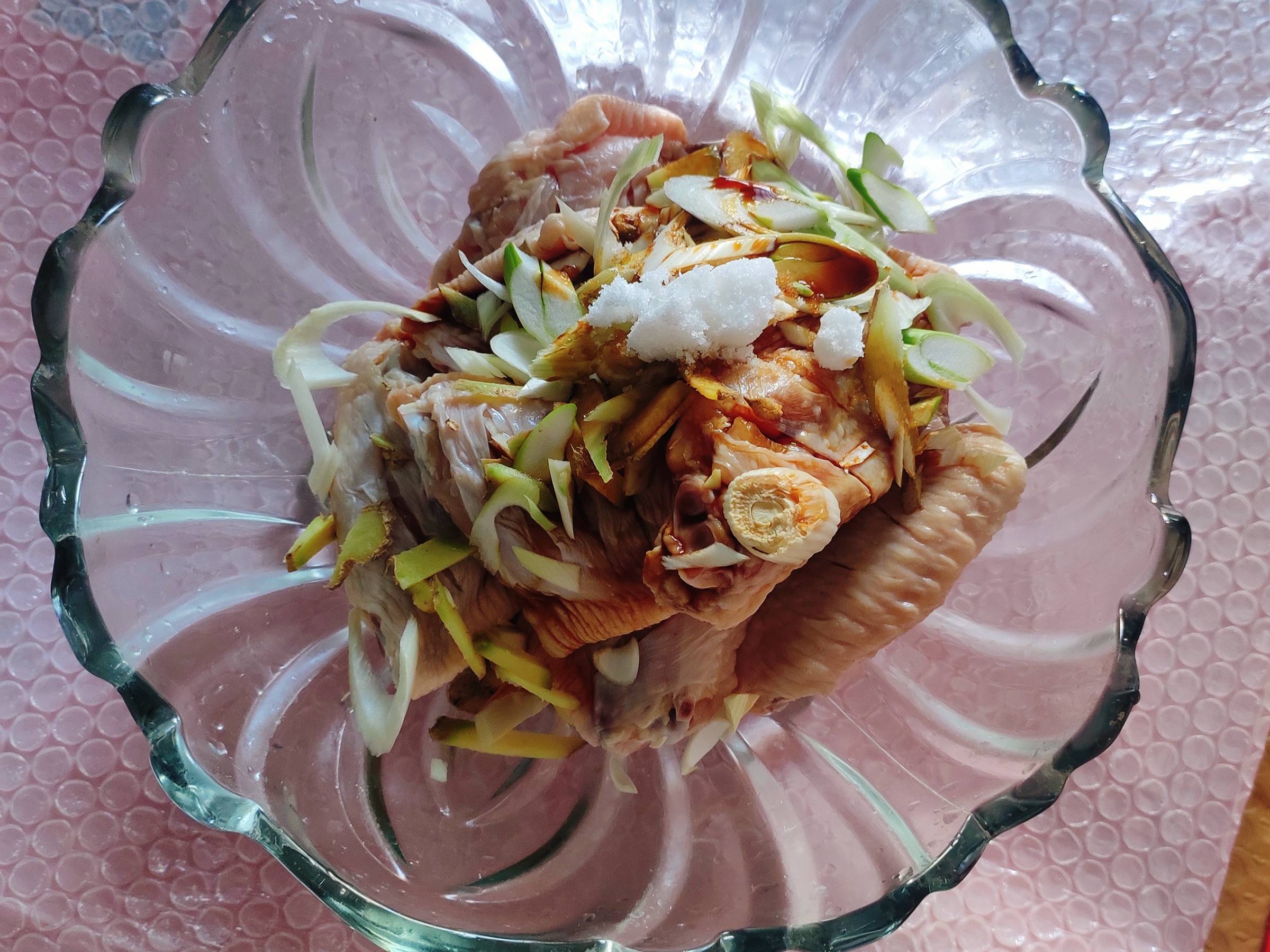 咬一口就愛(ài)不釋手的酥脆炸翅的做法-其它口味炸菜譜-易網(wǎng)健康養(yǎng)生網(wǎng) 咬一口就愛(ài)不釋手的酥脆炸翅的做法-其它口味炸菜譜