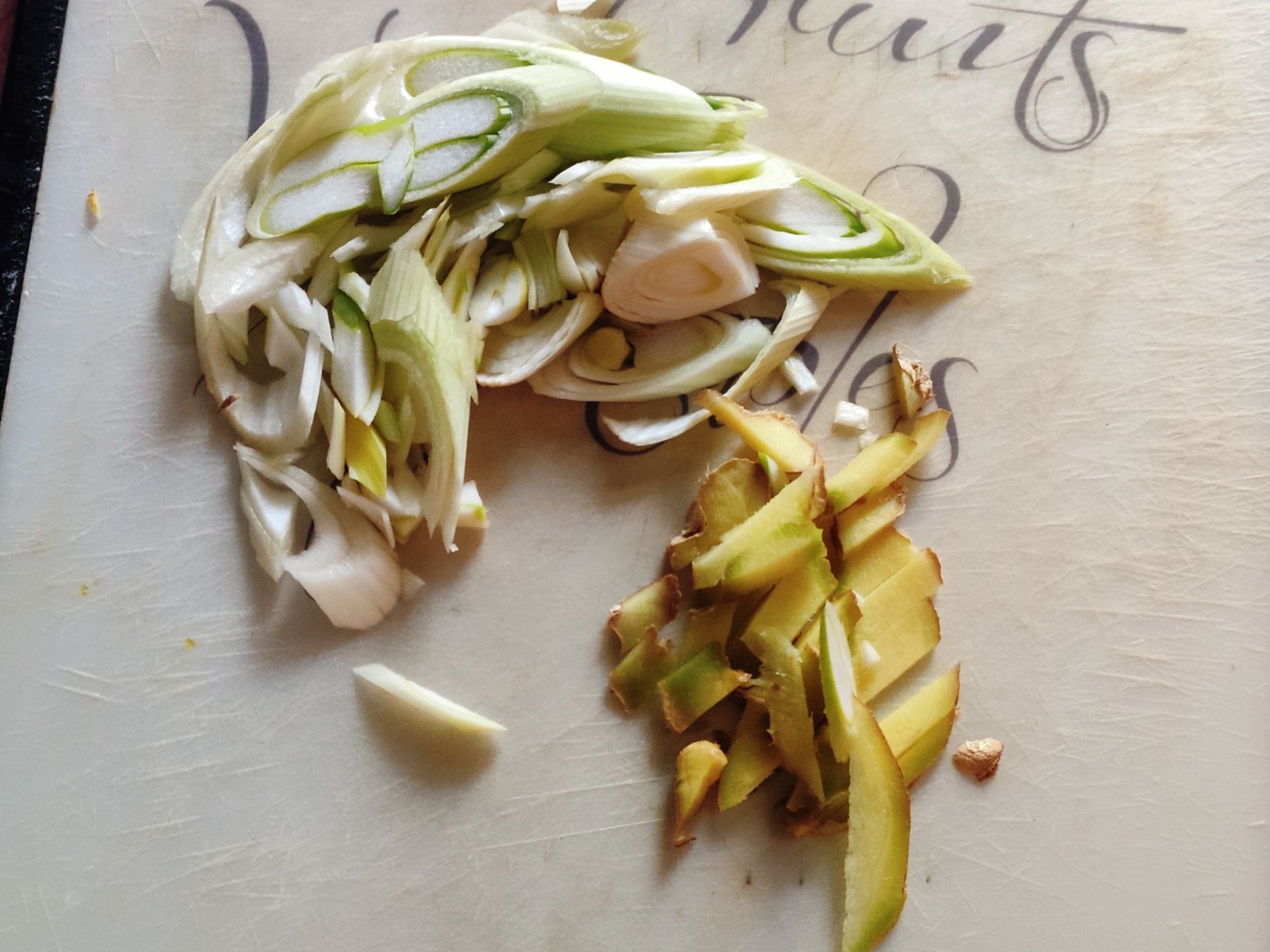 咬一口就愛(ài)不釋手的酥脆炸翅的做法-其它口味炸菜譜-易網(wǎng)健康養(yǎng)生網(wǎng) 咬一口就愛(ài)不釋手的酥脆炸翅的做法-其它口味炸菜譜