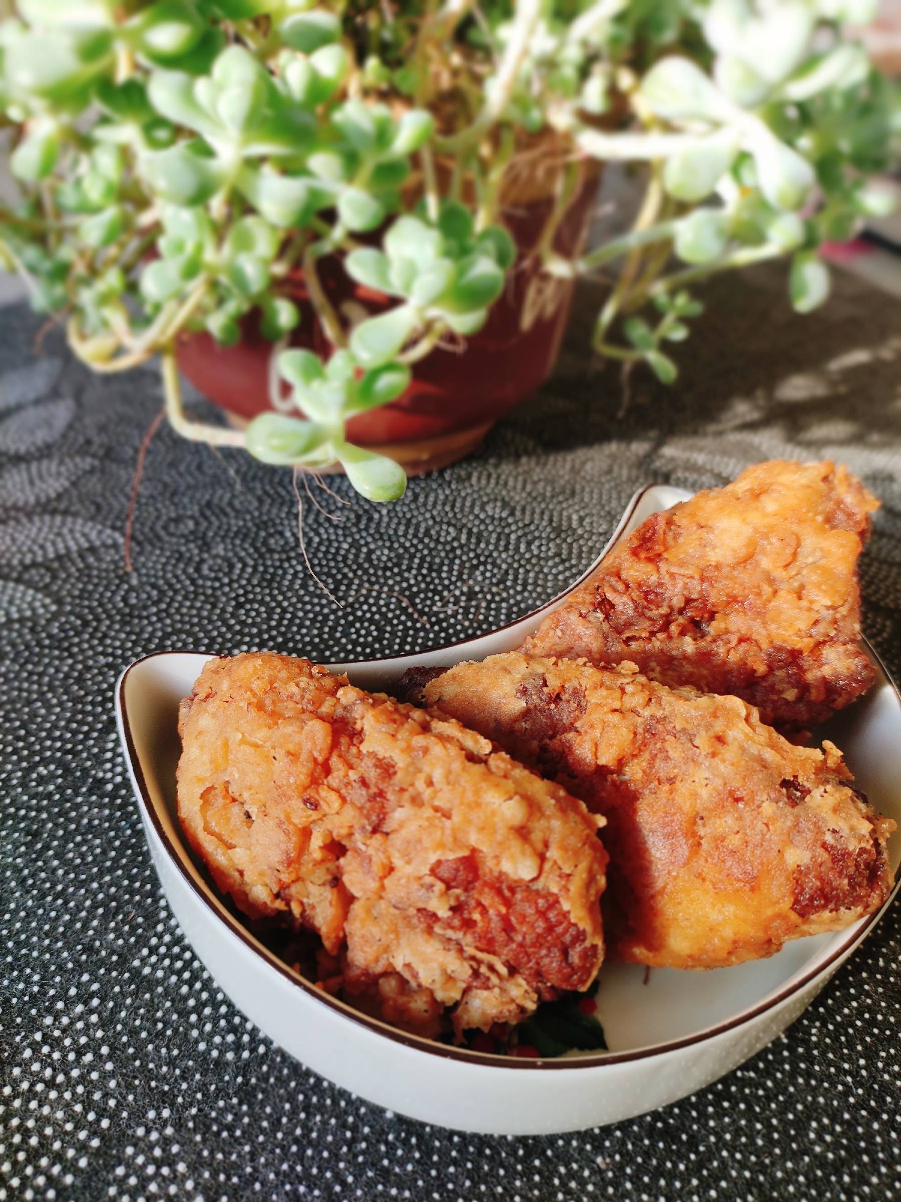 咬一口就愛(ài)不釋手的酥脆炸翅的做法-其它口味炸菜譜-易網(wǎng)健康養(yǎng)生網(wǎng) 咬一口就愛(ài)不釋手的酥脆炸翅的做法-其它口味炸菜譜