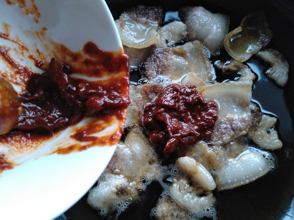 家常蒜苗回鍋肉的做法-家常味炒菜譜