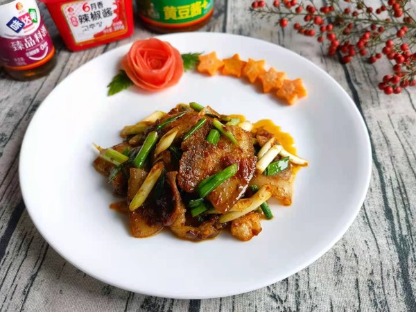 家常蒜苗回鍋肉的做法-家常味炒菜譜