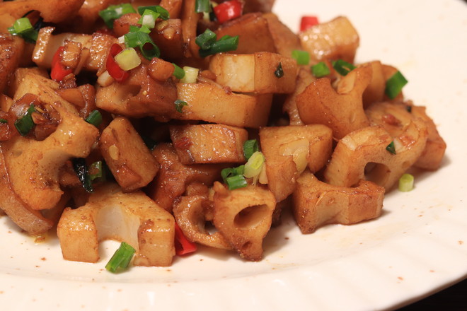 麻辣鮮香，超下飯孜然藕丁！的做法-家常味炒菜譜