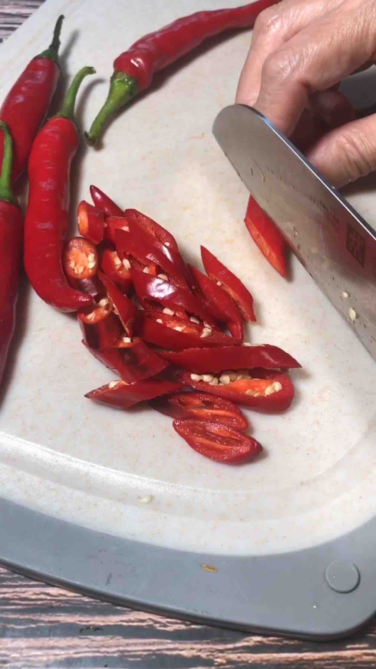 香辣黃瓜小菜的做法-香辣味腌菜譜-易網健康養生網 香辣黃瓜小菜的做法-香辣味腌菜譜