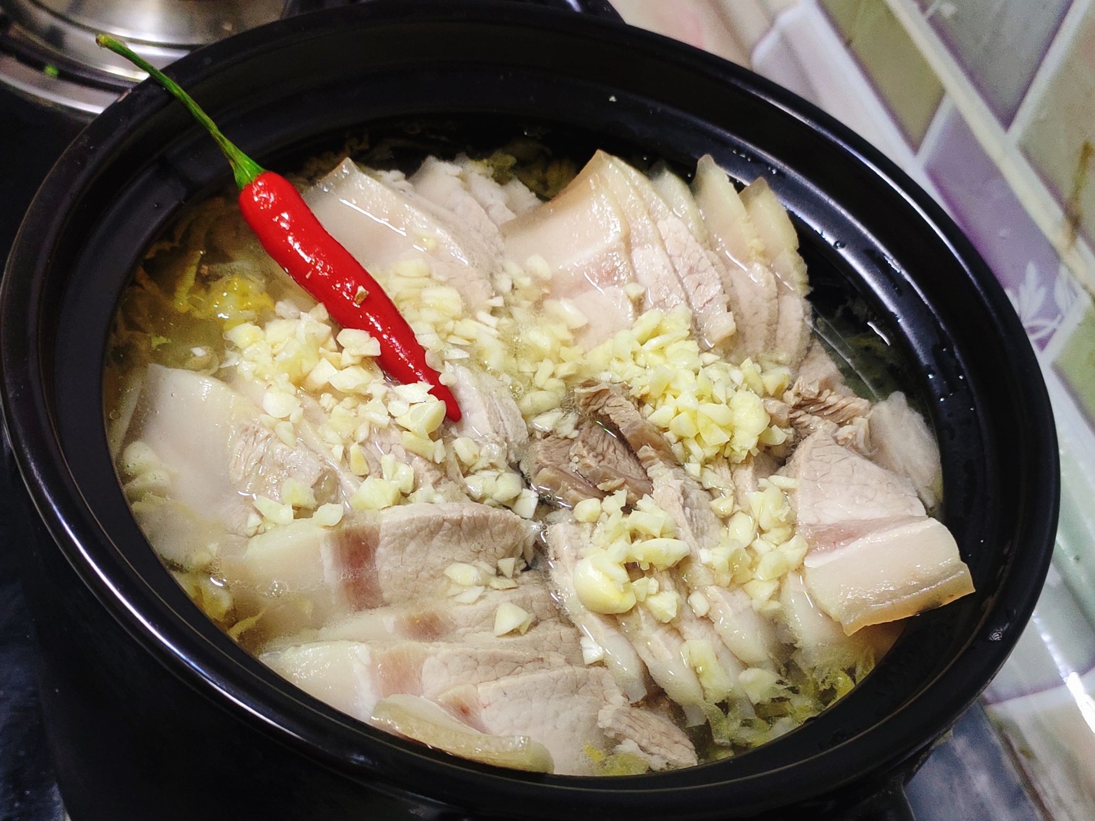 肥而不膩的酸菜川白肉的做法-咸鮮味燉菜譜