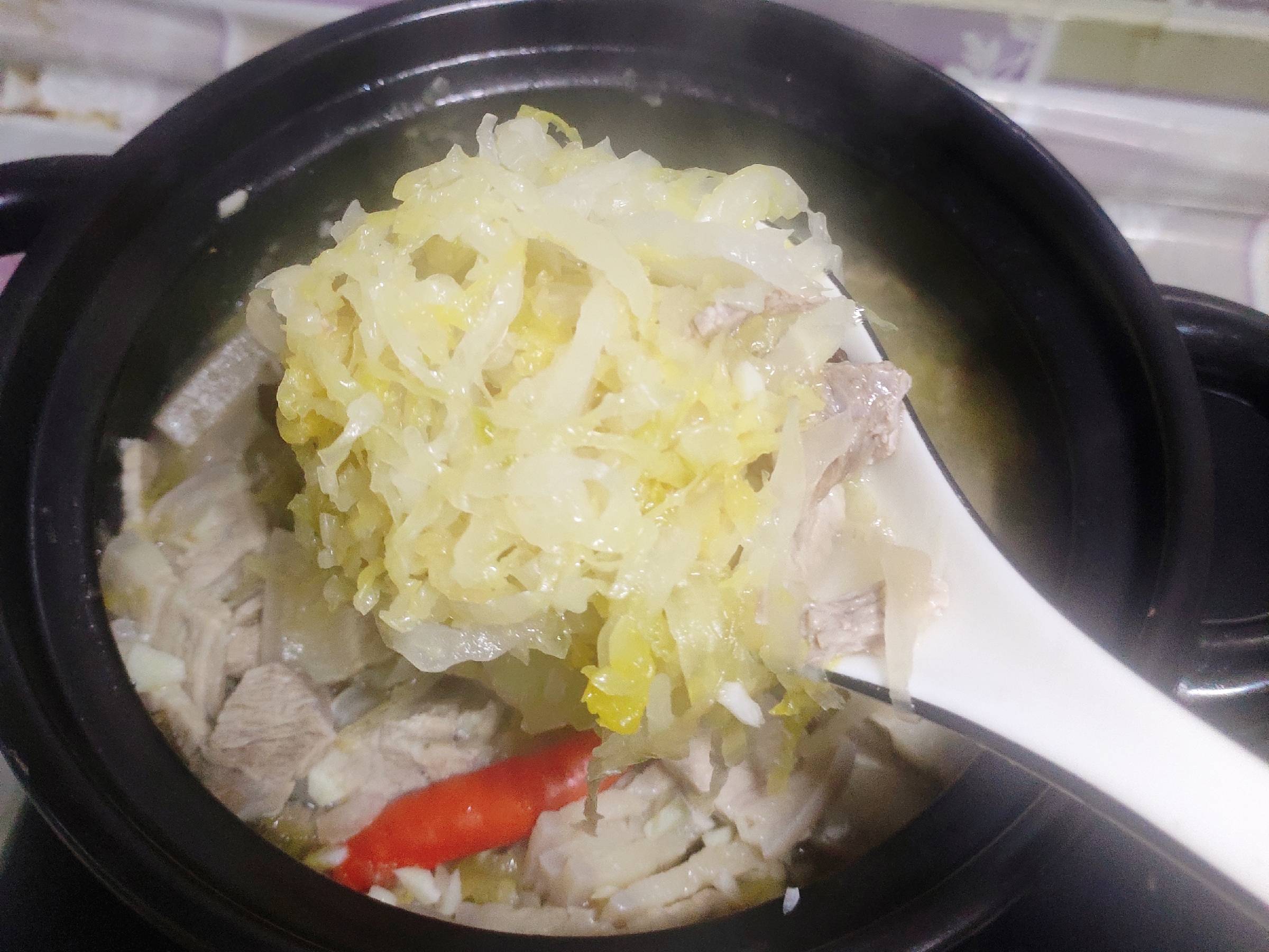 肥而不膩的酸菜川白肉的做法-咸鮮味燉菜譜