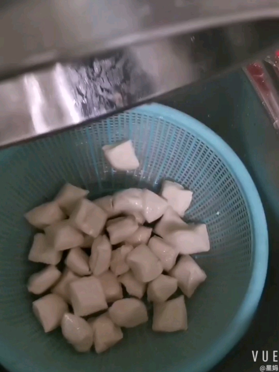 雞蛋裹油豆腐的做法-家常味炸菜譜