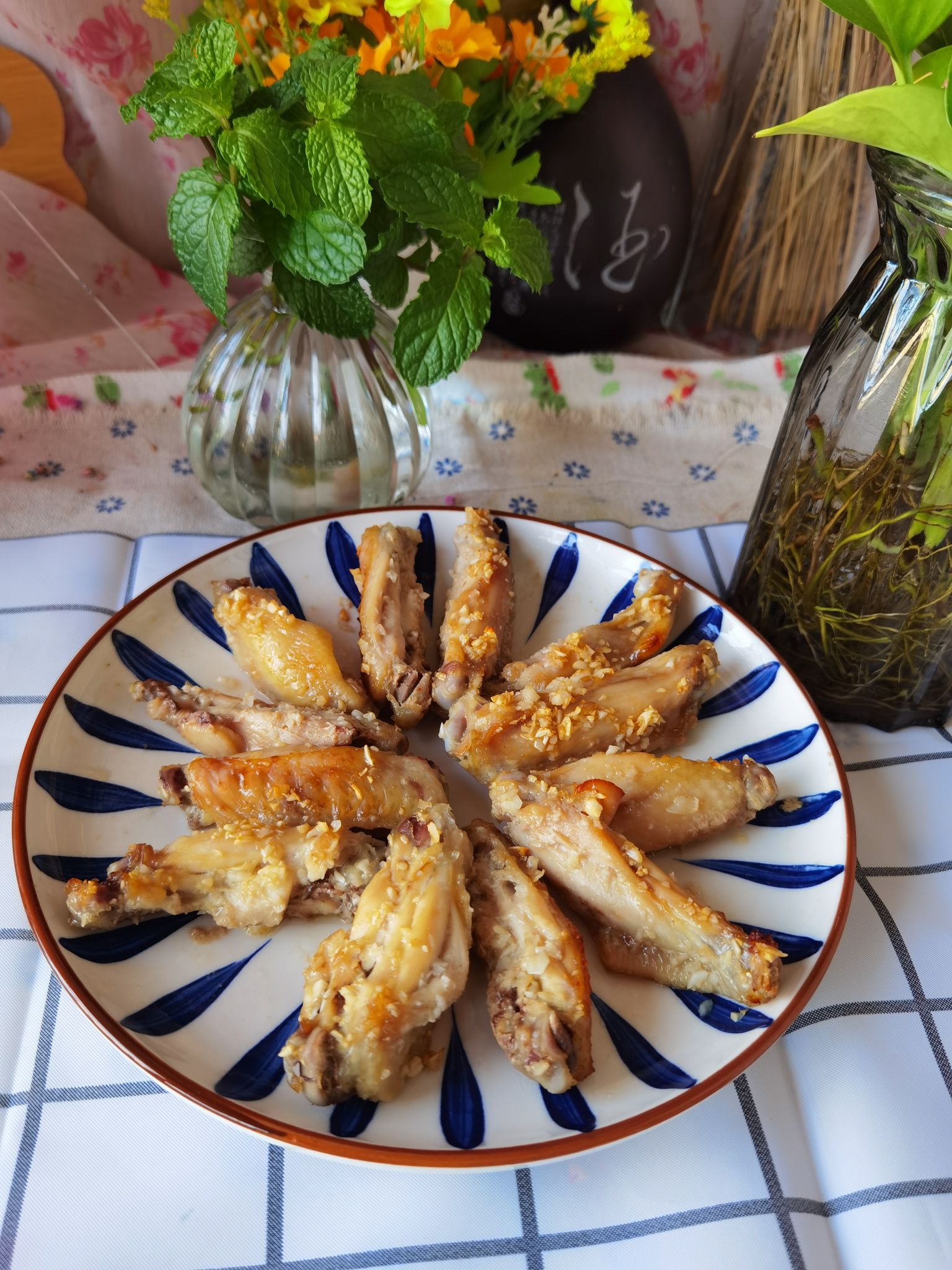 蒜香雞翅的做法-咸鮮味烤菜譜