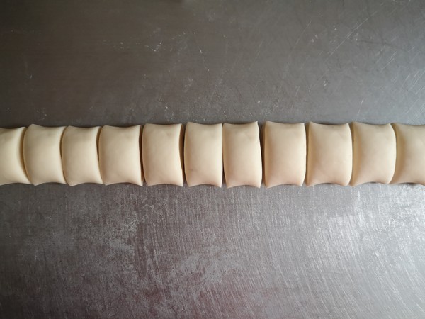 玫瑰花蒸餃，美味簡單，形狀似花，上桌就搶光的做法-咸鮮味蒸菜譜