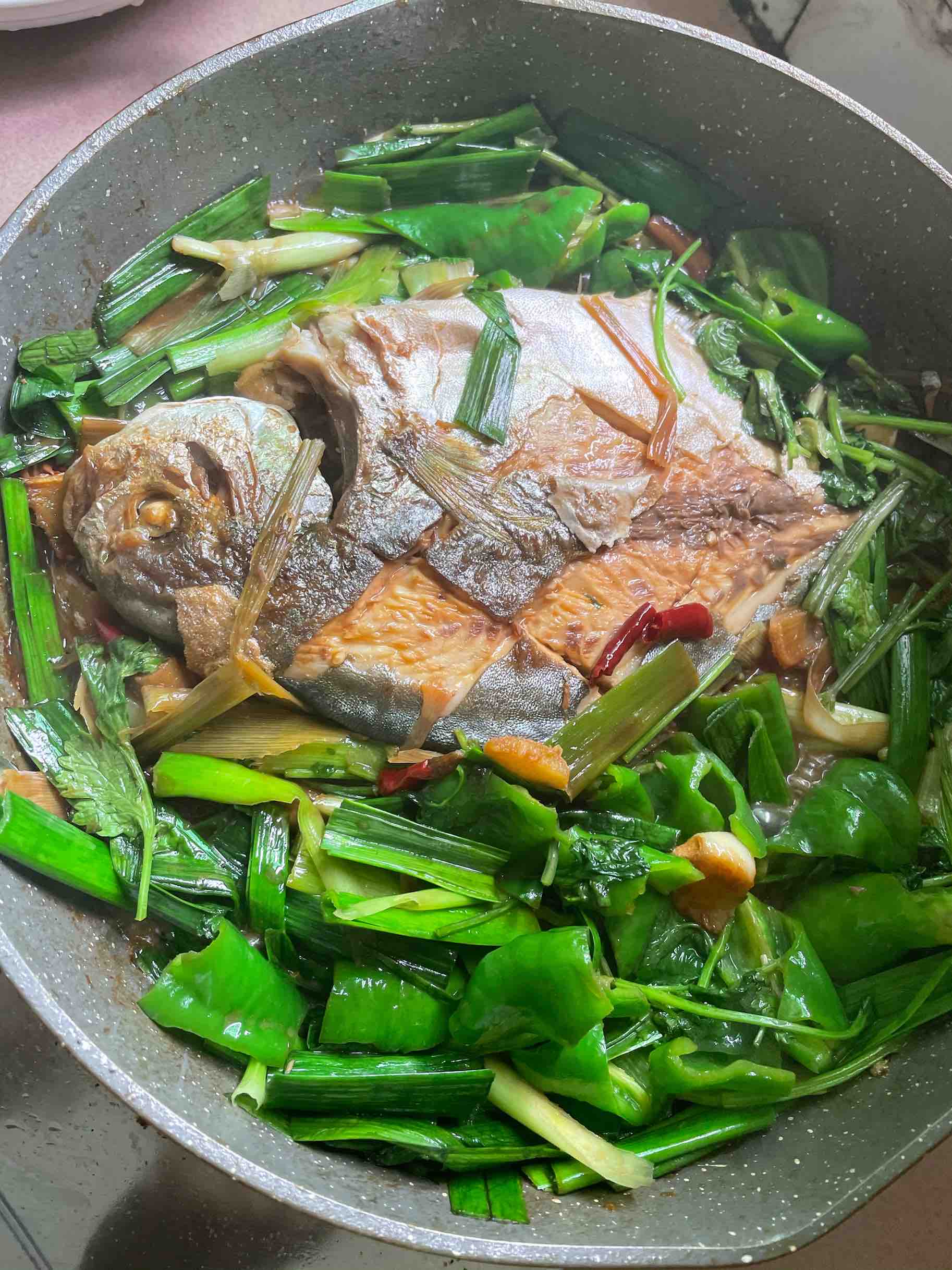 紅燒魚的做法-咸鮮味燒菜譜-易網健康養生網 紅燒魚的做法-咸鮮味燒菜譜