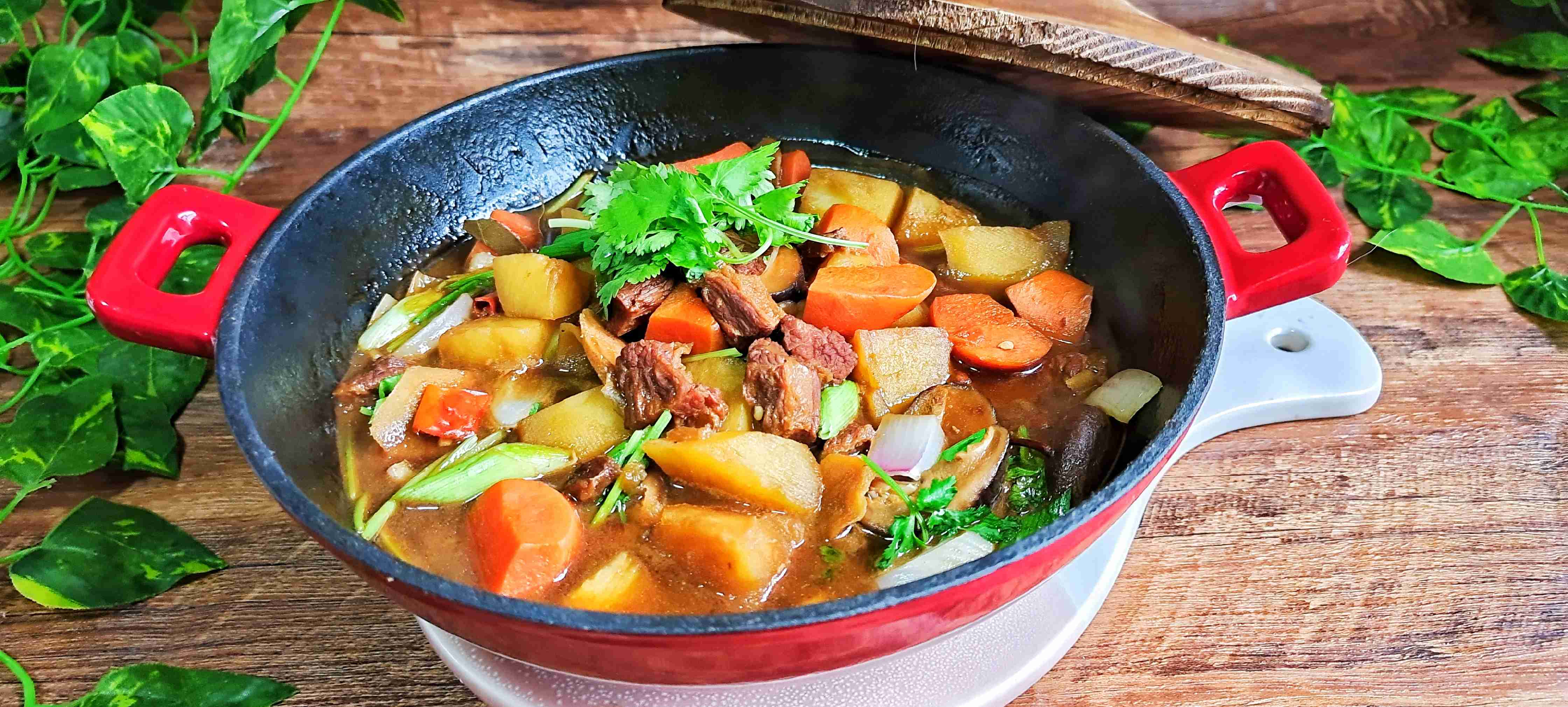 冬季牛肉這樣做，暖身暖胃又滋補…紅燜牛肉鍋的做法-咸鮮味燜菜譜