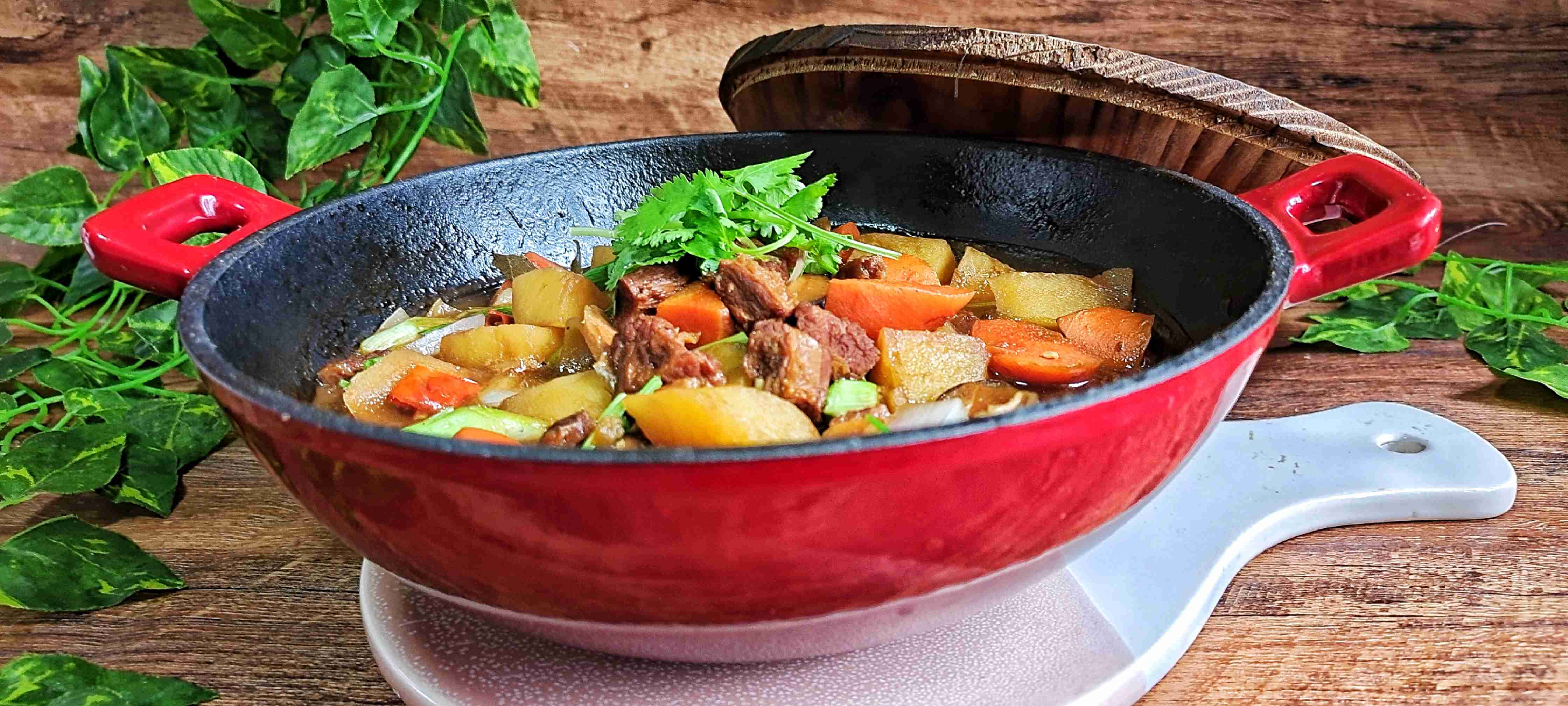 冬季牛肉這樣做，暖身暖胃又滋補…紅燜牛肉鍋的做法-咸鮮味燜菜譜
