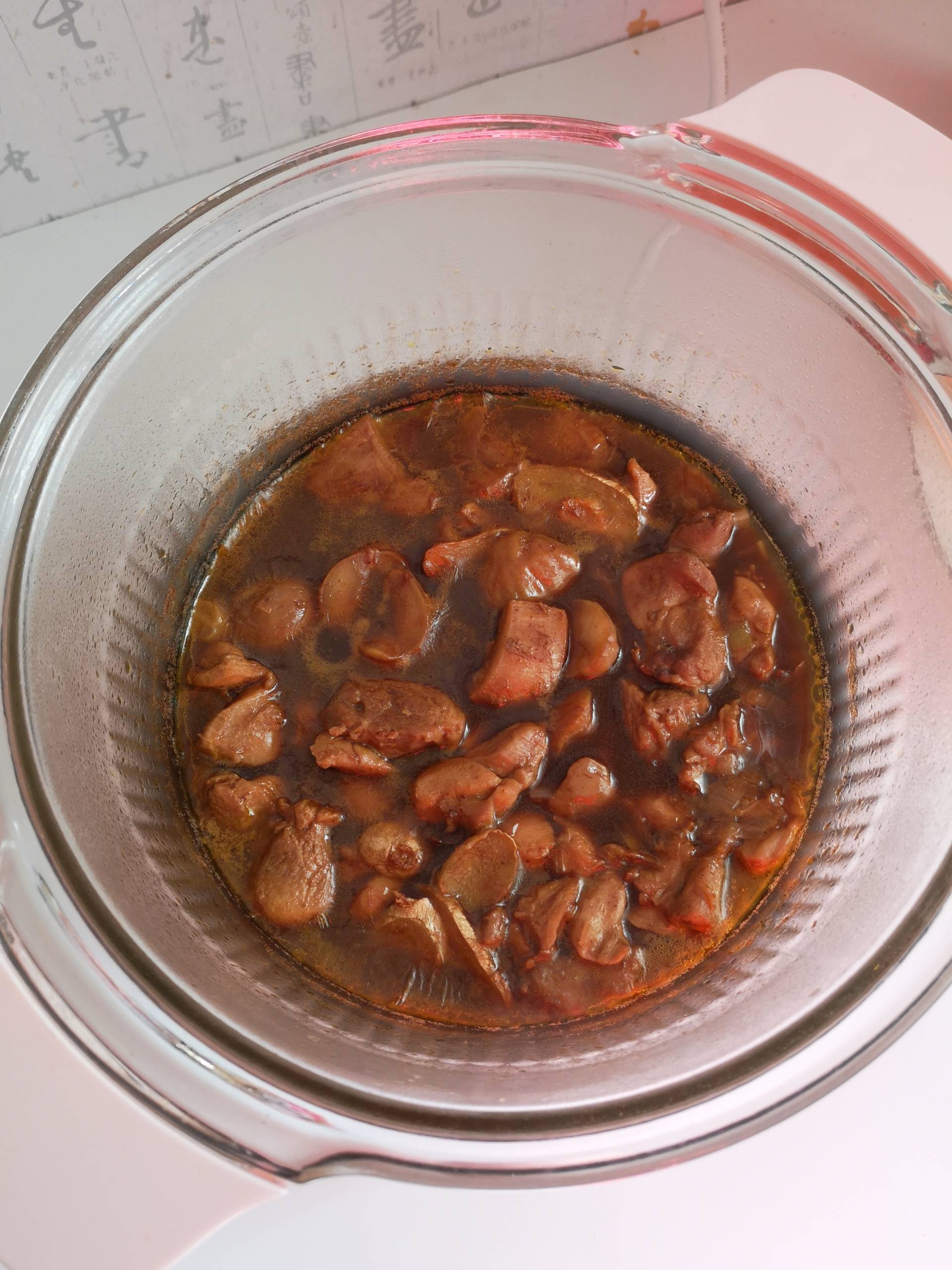 超簡單、美味的栗子黃燜雞，家人每周都讓我做一次的做法-咸鮮味煮菜譜