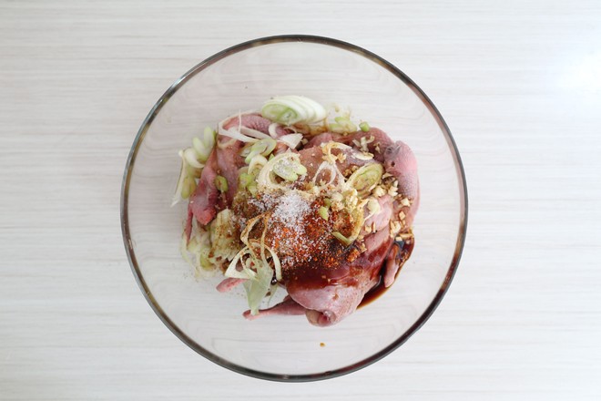 烤鵪鶉的做法-蒜香味烤菜譜