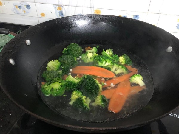 圣誕花環雞扒的做法-香辣味煎菜譜