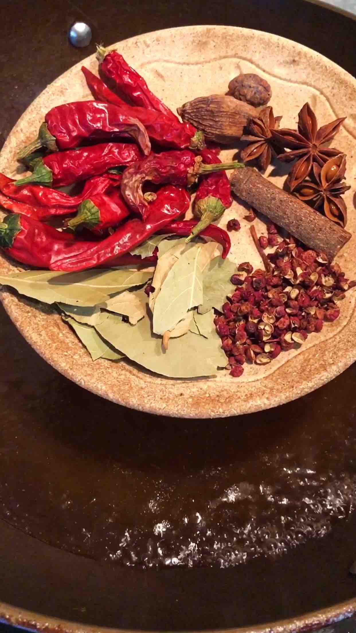 醬鹵牛窩骨的做法-香辣味煮菜譜