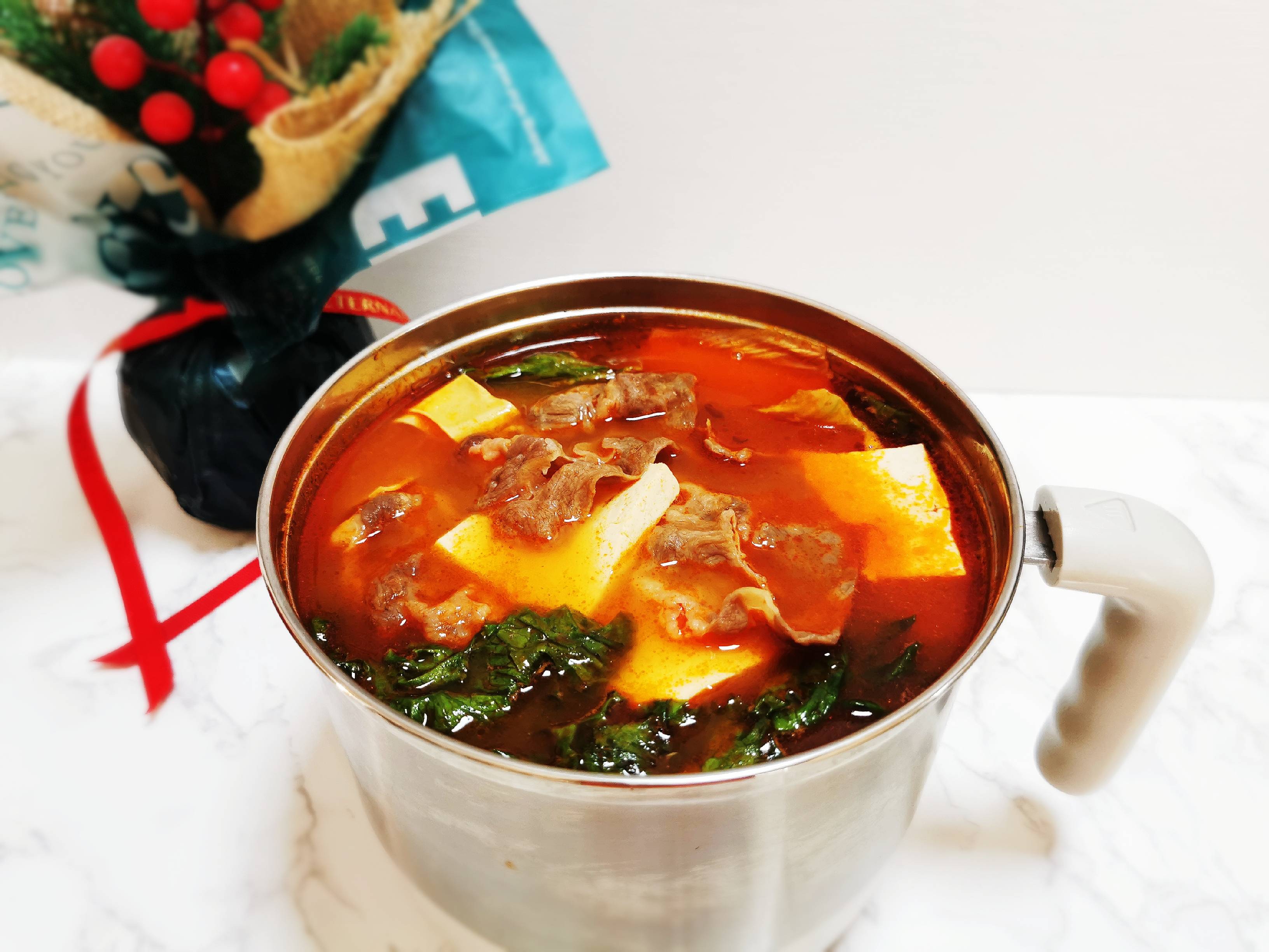 冬天最合適一個(gè)人吃的：番茄肥牛豆腐煲的做法-其它口味煮菜譜