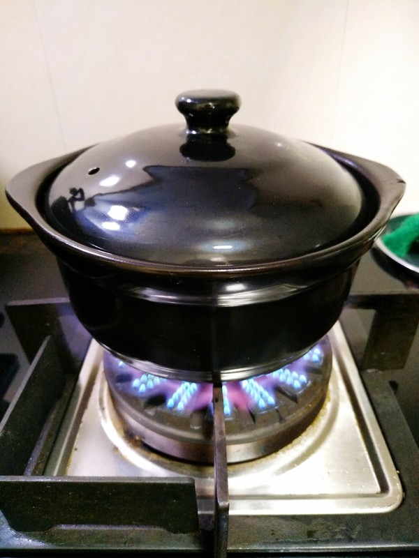 家鄉(xiāng)的美食~~臘肉大暑煲的做法-家常味煲菜譜