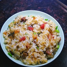 家鄉的美食~~臘肉腌菜炒飯的做法-家常味炒菜譜