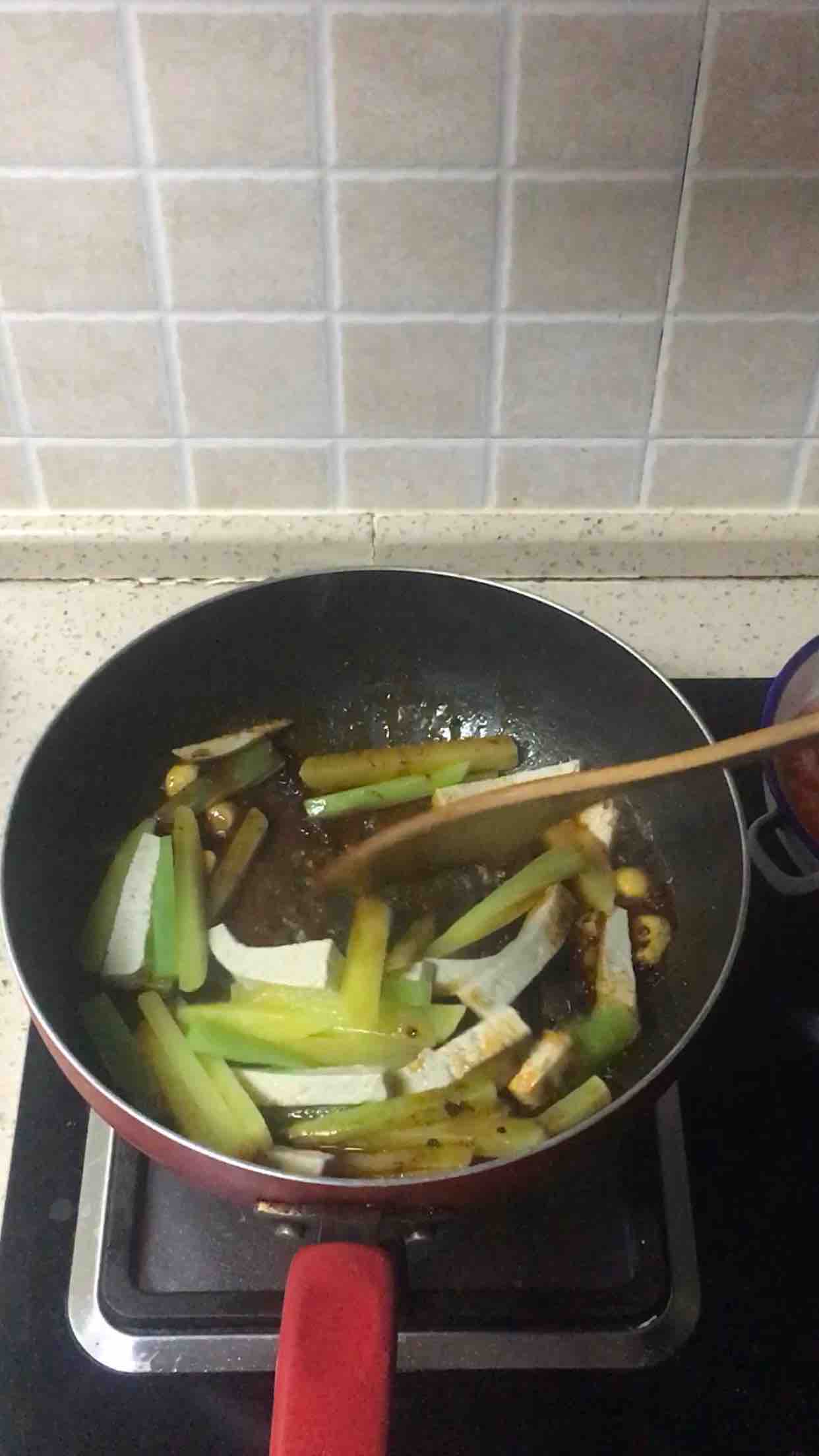 小龍蝦麻辣香鍋的做法-香辣味炒菜譜