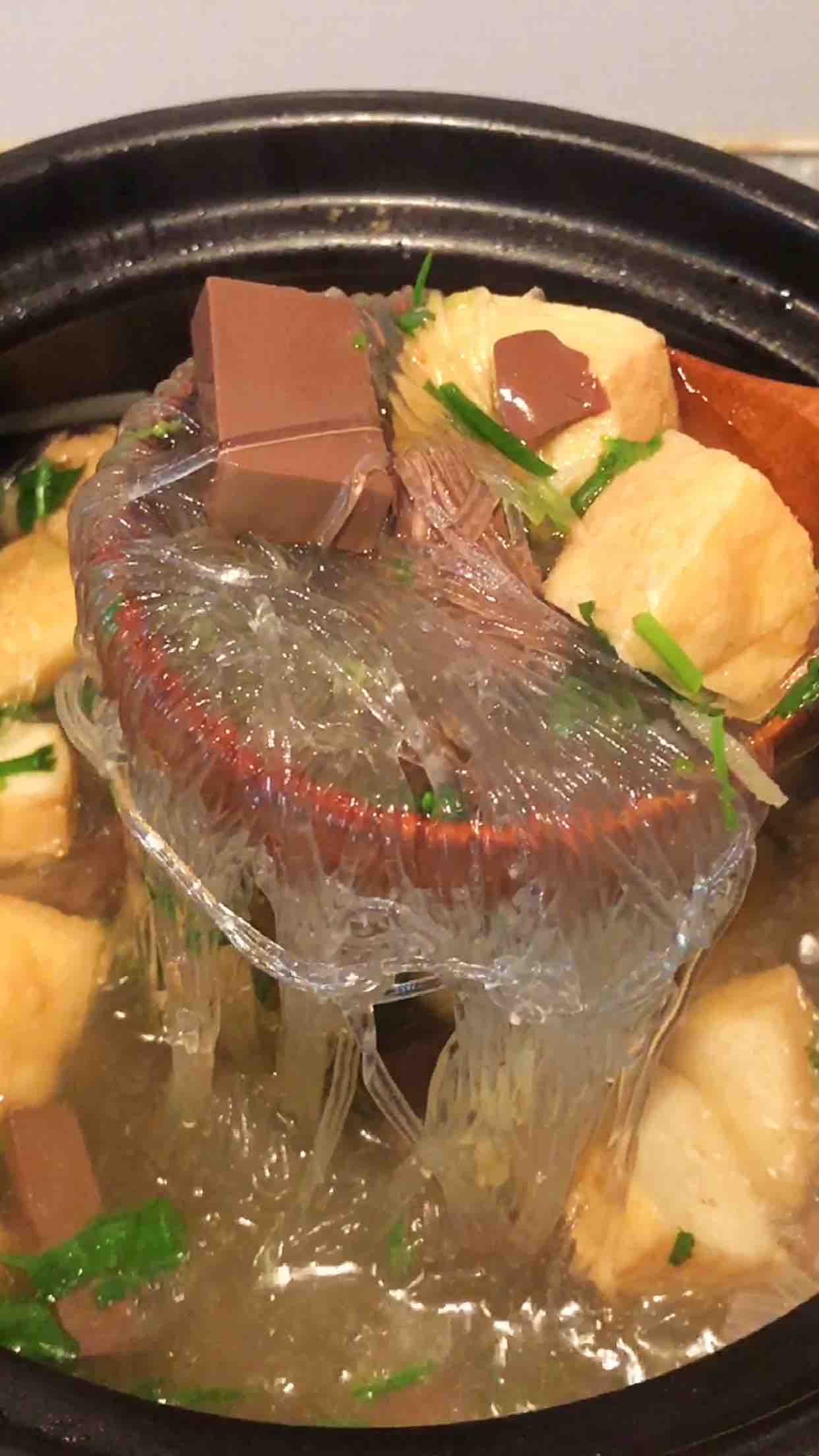 鴨血粉絲湯的做法-酸辣味煮菜譜