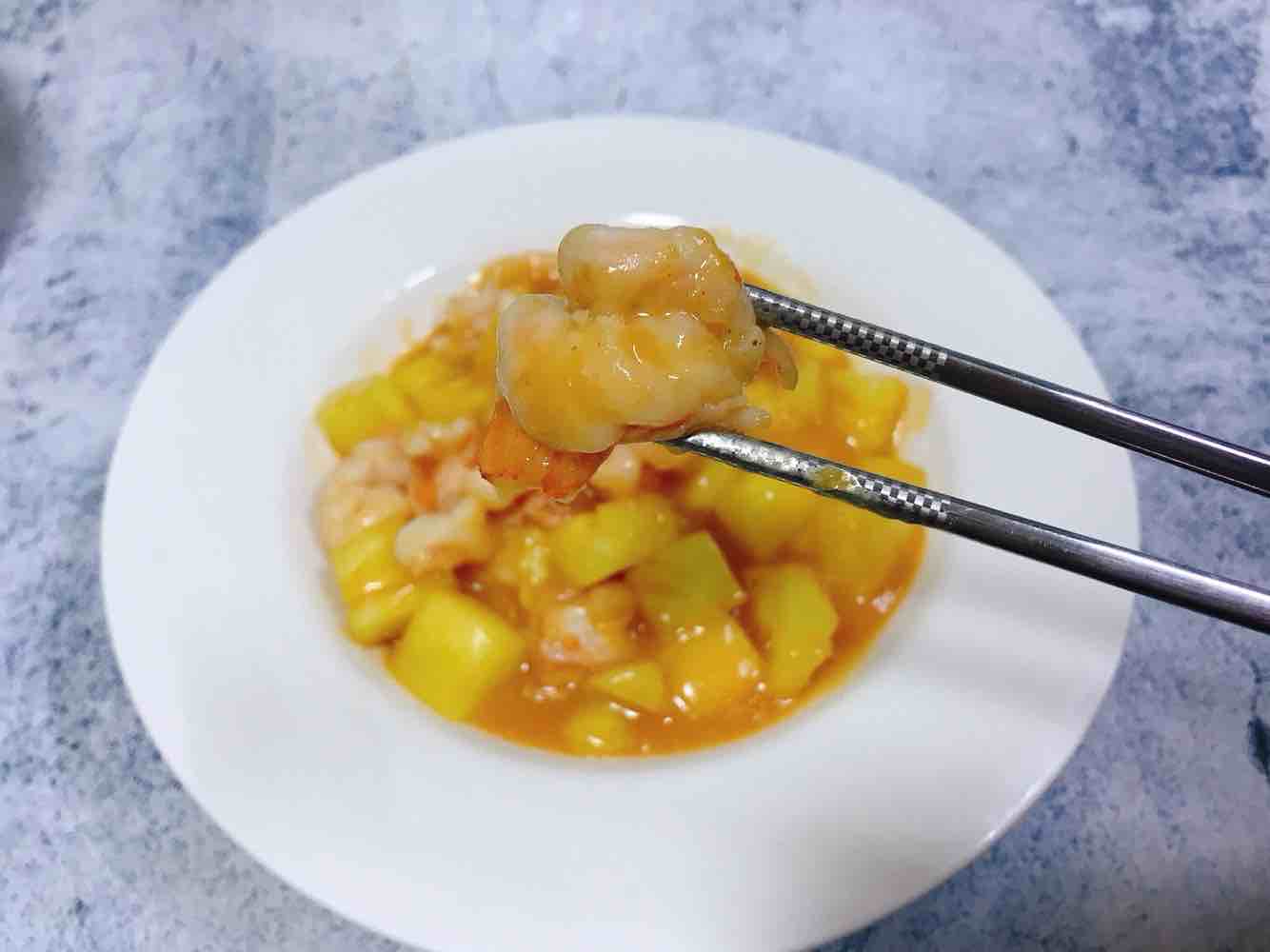 酸甜開胃的菠蘿蝦球～的做法-酸甜味炒菜譜