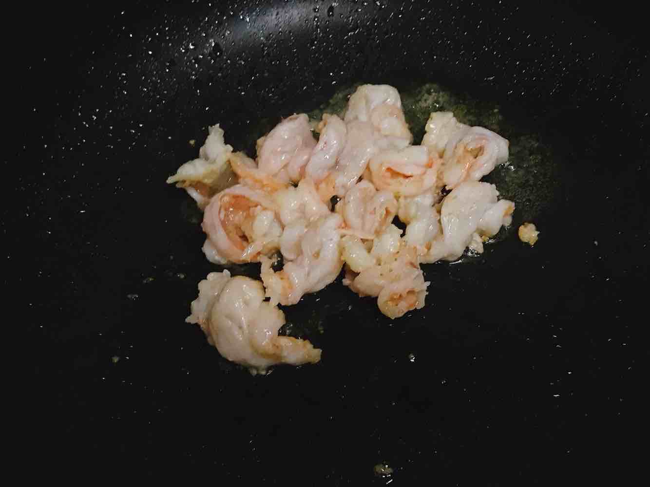 酸甜開胃的菠蘿蝦球～的做法-酸甜味炒菜譜